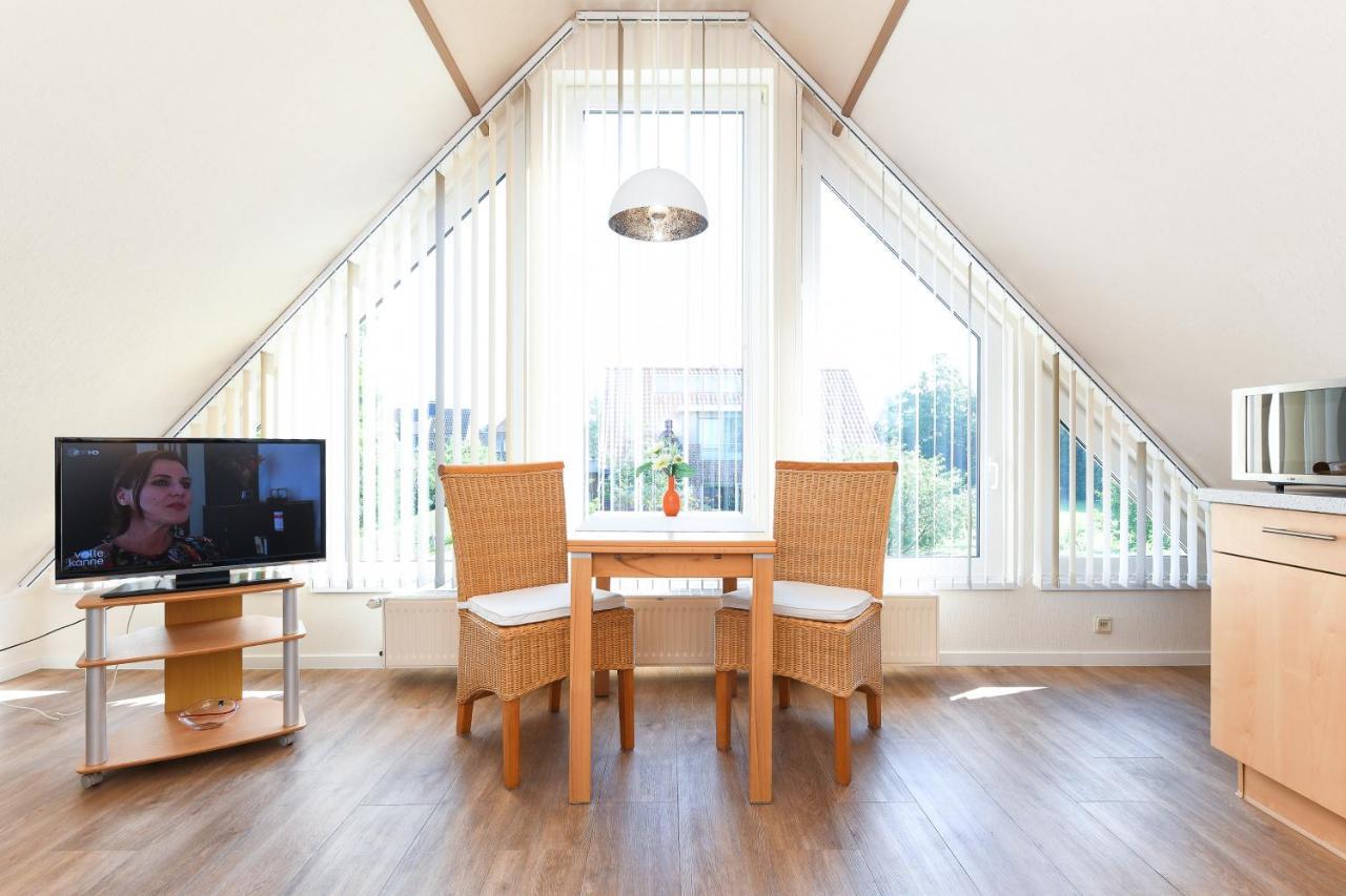 Ferienwohnungen Haus Sternenlicht Езенс Екстериор снимка