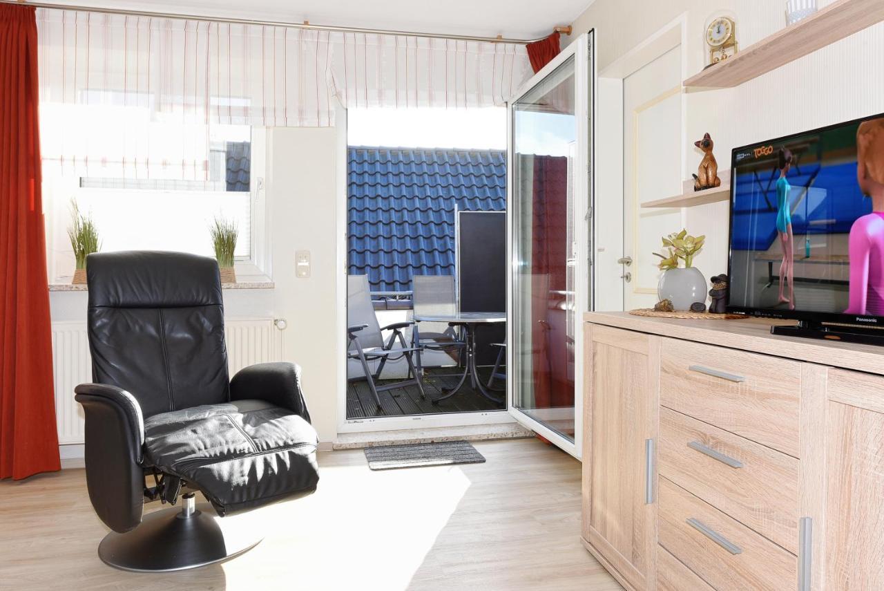 Ferienwohnungen Haus Sternenlicht Езенс Екстериор снимка