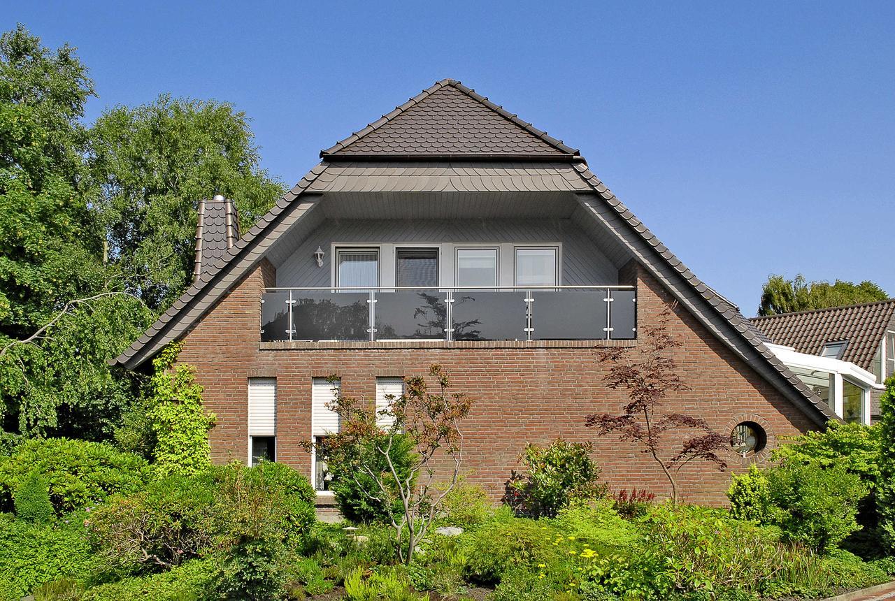 Ferienwohnungen Haus Sternenlicht Езенс Екстериор снимка